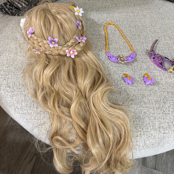 Rapunzel Costume - Picture 5 of 6